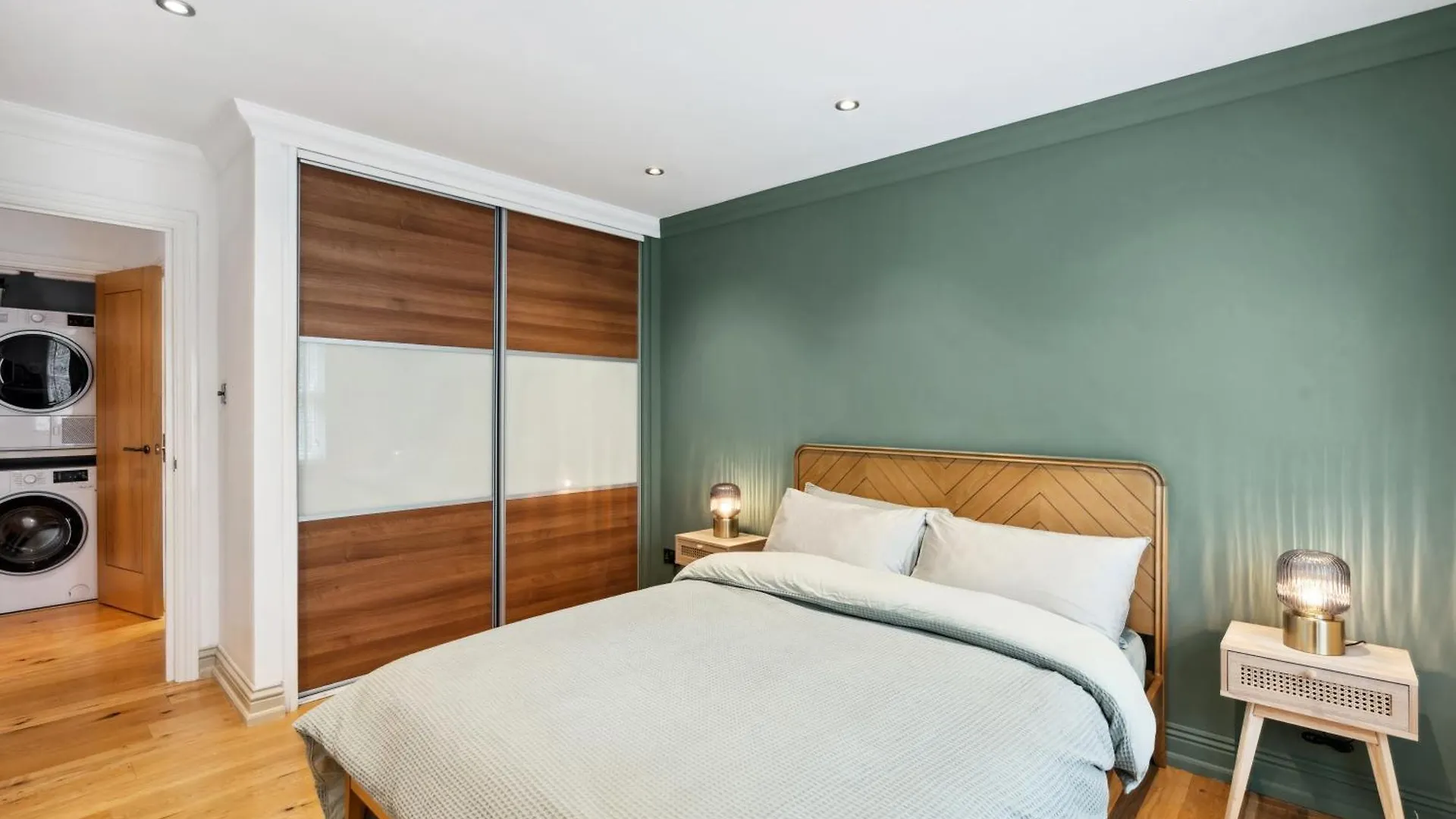 Victorian Villa Apartment - Free Parking ブライトン 0*,  イギリス